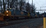 CSX ES44AH 894 leads Q438-22